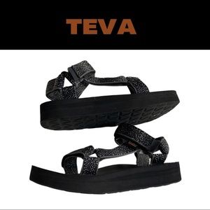 Teva sandals size 5